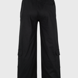 Pantalón cargo multipocket color negro